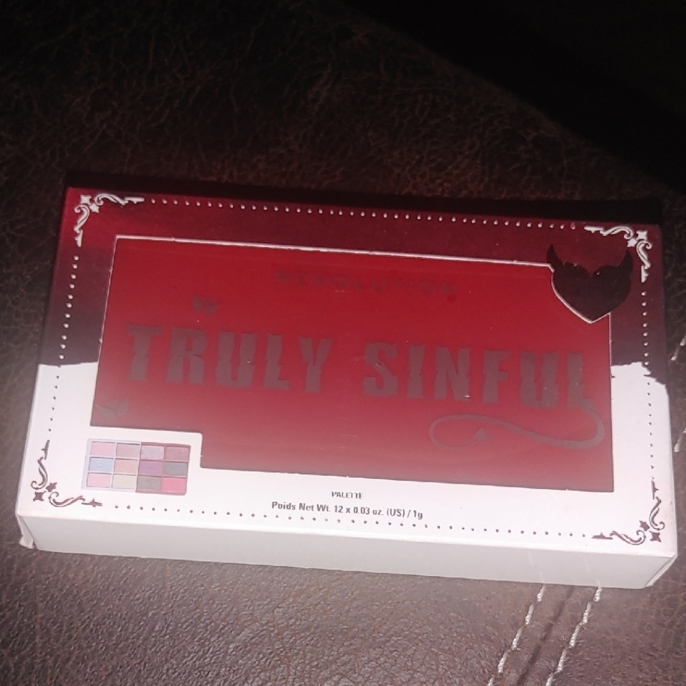 Truly Sinful Eyeshadow Palette